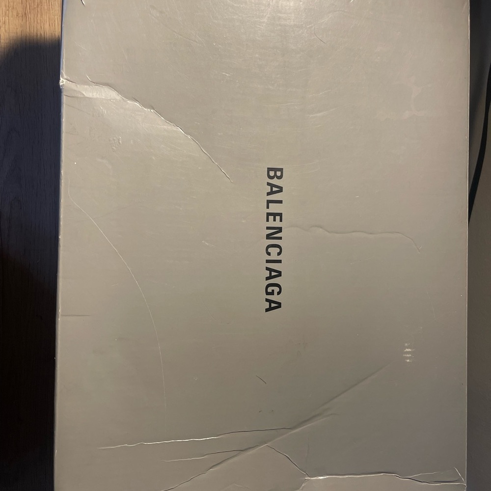Balenciaga Triple S - Picture 7 of 15